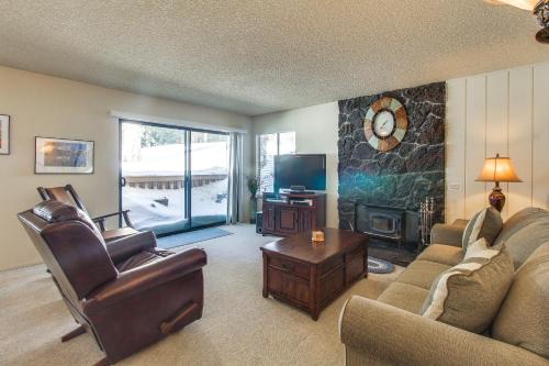 Mammoth Lakes Apartment | The Summit 207