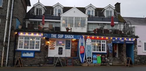 New Quay Hotel | The Sup Shack Wellington Inn