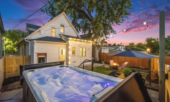 Southeast Omaha House | The Swim Spa Spot Near Downtown!