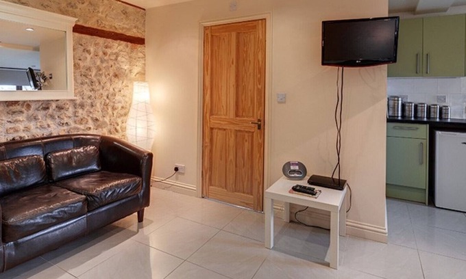 Kilmington Apartment | The Tackroom at Hills Farm Stays