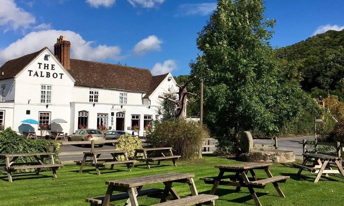 Knightwick Bed & Breakfast | The Talbot at Knightwick
