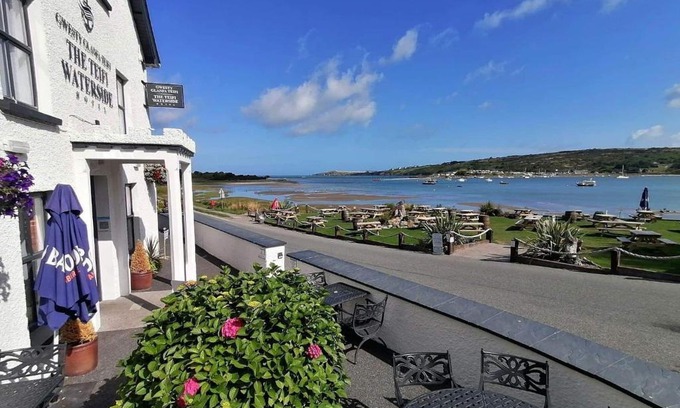 Cardigan Hotel | The Teifi Waterside Hotel