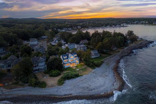 York Beach House | The Tidepools - Home for 12
