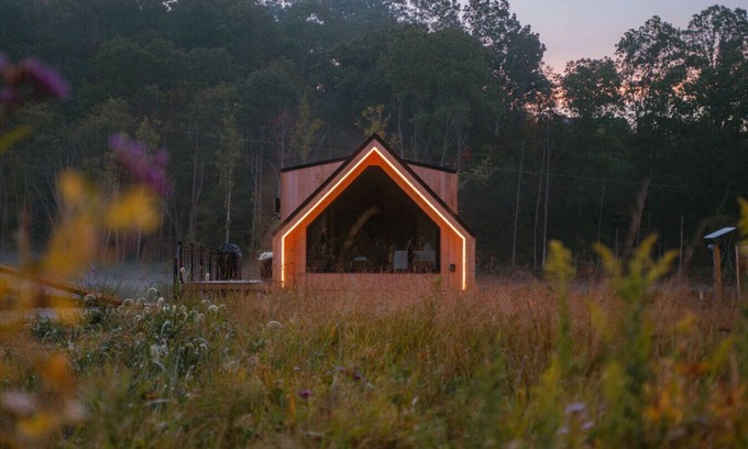 New Plymouth Cabin | The Timber Haus| Luxury Scandinavian Design + Hot Tub | Fire Pit | Romantic