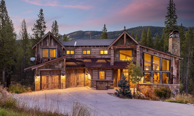 Copper Mountain House | The Timber Lodge at Copper Mountain private hot tub!