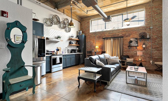 Brazos Condo | The Timeout at 203