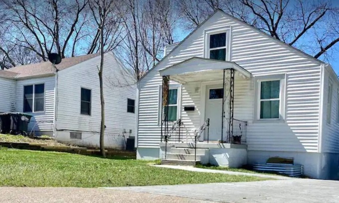 Benson House | The Trapp House - 5 Bed 1 Bath in Benson - Pay Monthly