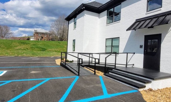 Tazewell Apartment | The Traveler on Main - Suite #7- ADA Compliant- Across the Street from Back of the Dragon!