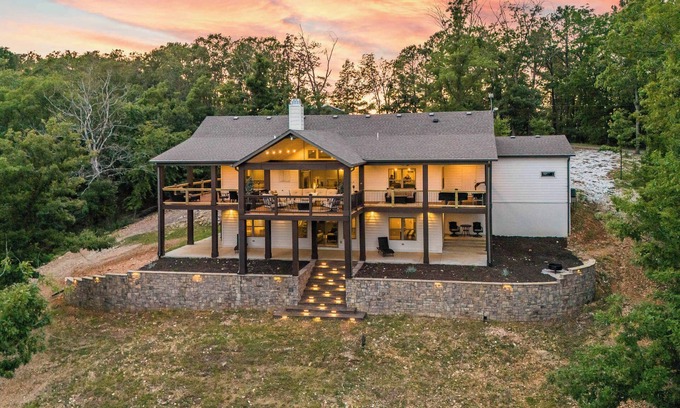 Garfield House | The Tree Top Serenity at Beaver Lake family