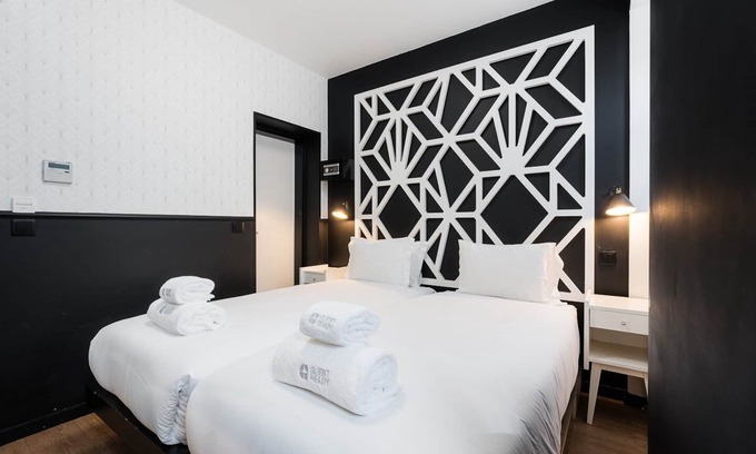 Penha de Franca Apartment | The Twenties by GuestReady - Room 01