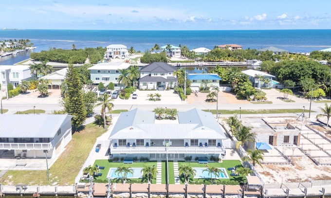 Marathon Villa | The Twin Palm Villas in Sombrero Beach - A- Oceanfront home with great views.