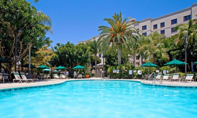 Anaheim Resort Resort | The Ultimate Destination for a Fun-Filled Anaheim Adventure w/Free Breakfast!