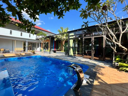 Johor Bahru House | The Uniique Haus - Johor 1st Staycation Water Dining Experience