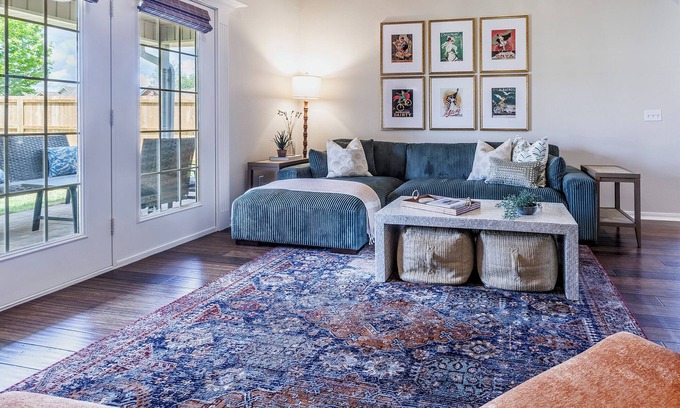 Bentonville House | The Velvet Spoke - Perfect for Groups and Families - Pet Friendly - Sleeps 10
