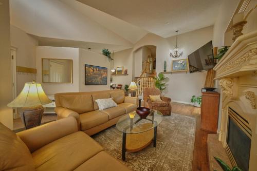 Arbour Lake Apartment | The Venetian Sleeps 8 Cozy Classic Taste of Italy