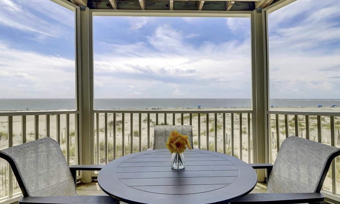 Isle of Palms Condo | "The View" at 204 F Port O Call|180 degree Oceanfront Views|Large Screen Porch|Updated Kitchen|Pe.