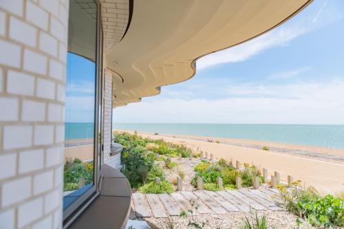 Folkestone House | The View at Shoreline by Bloom Stays