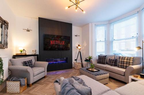 Scarborough House | The View - Games Room - Hot Tub - Sleeps 22