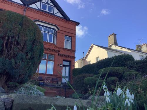 Llangollen Bed & Breakfast | The Views Bed and Breakfast