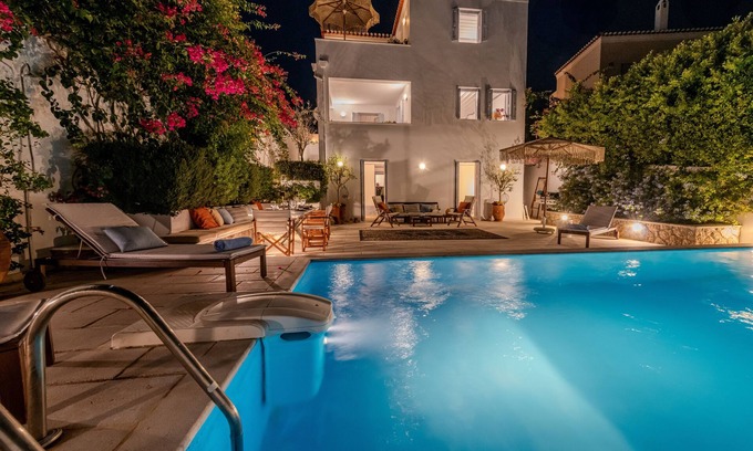 Spetses Villa | The Villa Evita in Spetses. Stunning view, private pool and daily maid service.