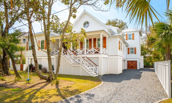 Isle of Palms Apartment | The Villa Pairidaeza - New Build With Pool