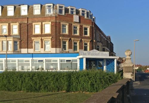 South Shore Hotel | The Waldorf - Near Pleasure Beach & Sandcastle