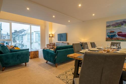 Kendal House | The Warren - Kendal Town Centre, with Parking