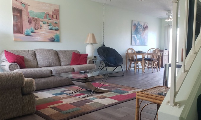 Palm Desert House | The weather is here, why aren't you? Tennis/Pickleball community, pool/spa