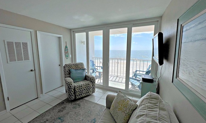 Gulf Shores Condo | 🌊 The weather is nice in paradise. Beach waves is what the Dr ordered. 🦀🐳