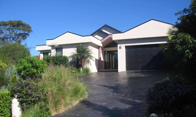 Mollymook House | The Weekender Summary