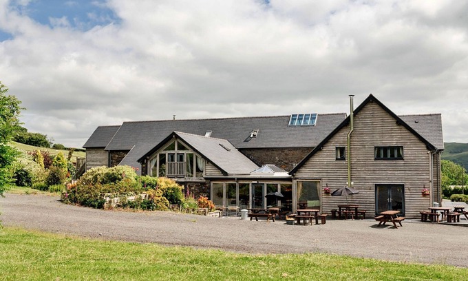 Devils Bridge House | The Welsh Barn by Interhome