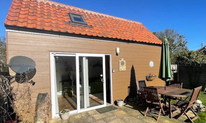 Southwold Cabin | 'The Wheelhouse' with a nautical theme