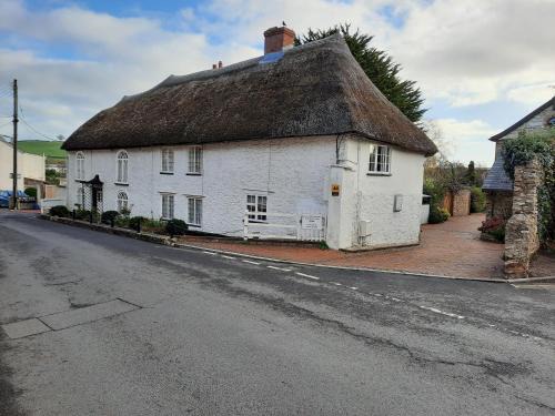Colyton Bed & Breakfast | The White Cottage