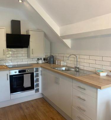 Alton Hotel | The White Hart Apartment Valley View