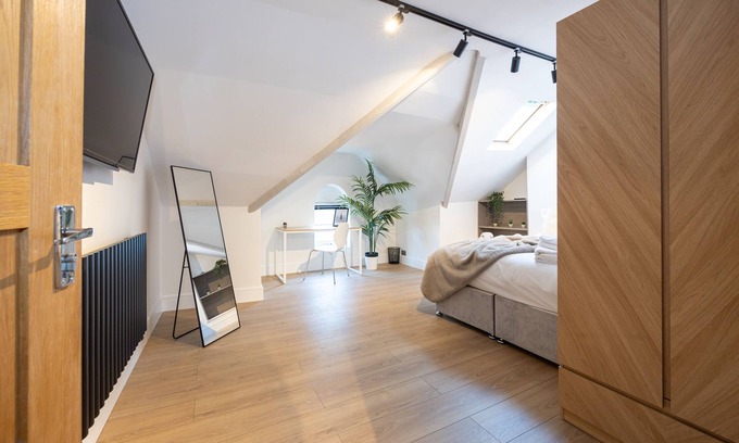 Withington Apartment | The Withington- 3 bed , close to Christie hospital and Manchester uni