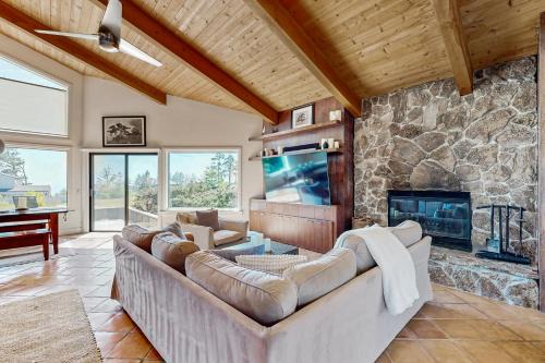 Sea Ranch House | The Wolf House