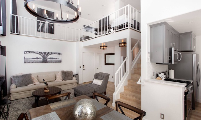 Pico Apartment | The "Wood & Iron Loft"