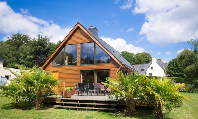 Mur-de-Bretagne House | The Wooden Jewel and Its Wellness Area