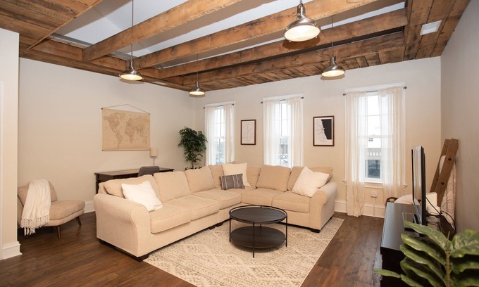 Geneva Apartment | The Yates Loft - Downtown Geneva