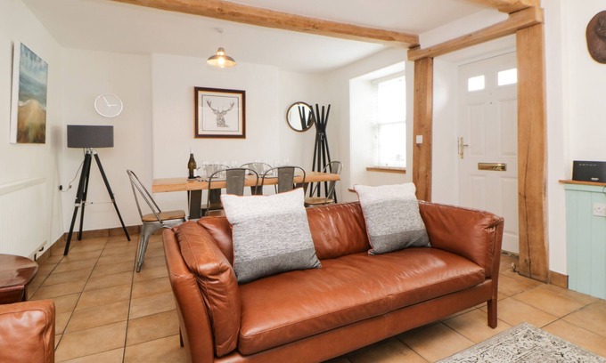 Dawlish Cottage | THE YELLOW HOUSE, 13 KING STREET, family friendly in Dawlish