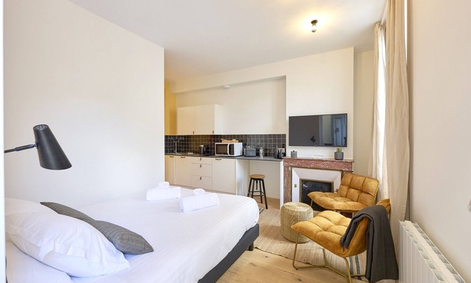 Capucins - Victoire Apartment | The Yellow Nest, Studio at Victoire Square