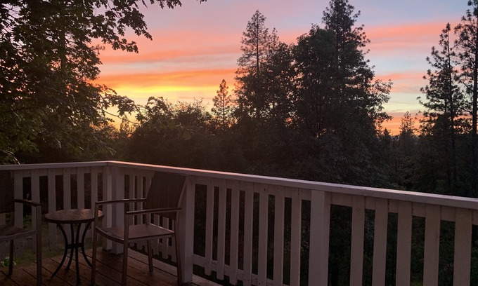 Groveland House | The Yosemite falls are flowing and the lake is full, come and enjoy.