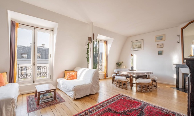 Grenelle Apartment | Theatre in the Sky, by Veeve