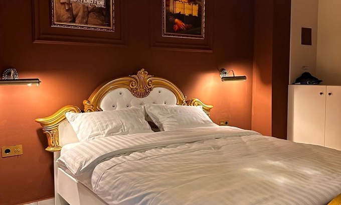 Thessaloniki City Centre Apartment | TheManorNM - Luxurious baroque apartment with terrace 1min from the White Tower