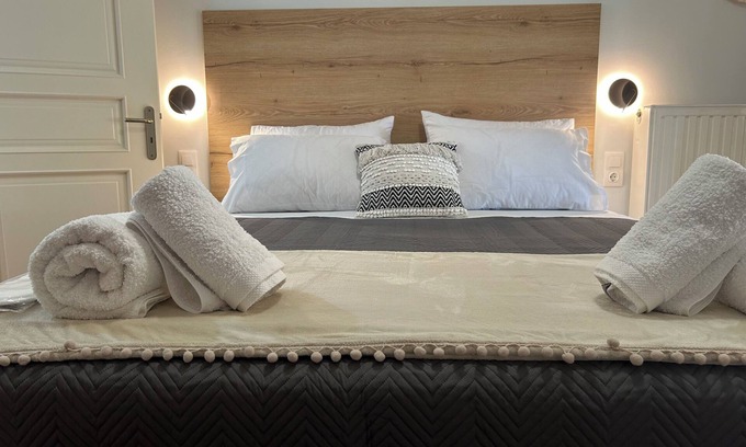 Panaitolion Apartment | THEODORA SUITE SMART KEY BOX by PROJECT 86 IKE