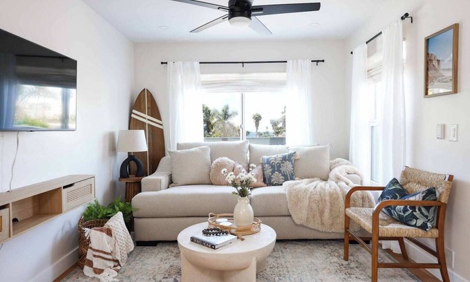 Townsite Apartment | This apartment is a 1 bedroom(s), 1 bathrooms, located in Oceanside, CA.