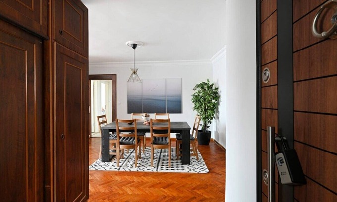 Besiktas Apartment | This apartment is a 3 bedroom(s), 1 bathrooms, located in Beşiktaş, İstanbul.