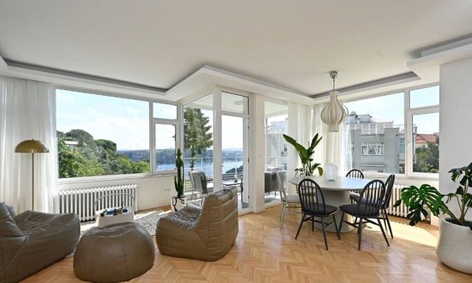 Etiler Apartment | This apartment is a 3 bedroom(s), 2 bathrooms, located in Beşiktaş, İstanbul.