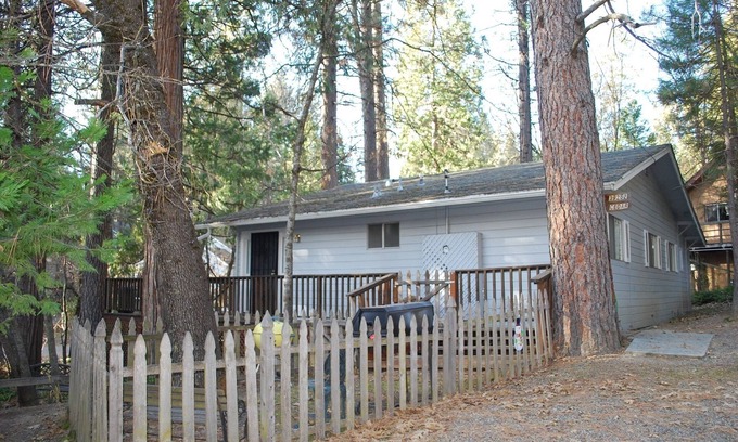 Bass Lake Cabin | This cabin is located in Willow Cove