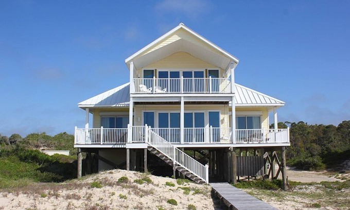 Sea Palm Village House | THIS CHARMING Island home was once featured in Parade of Homes and you'll discover why immediately!